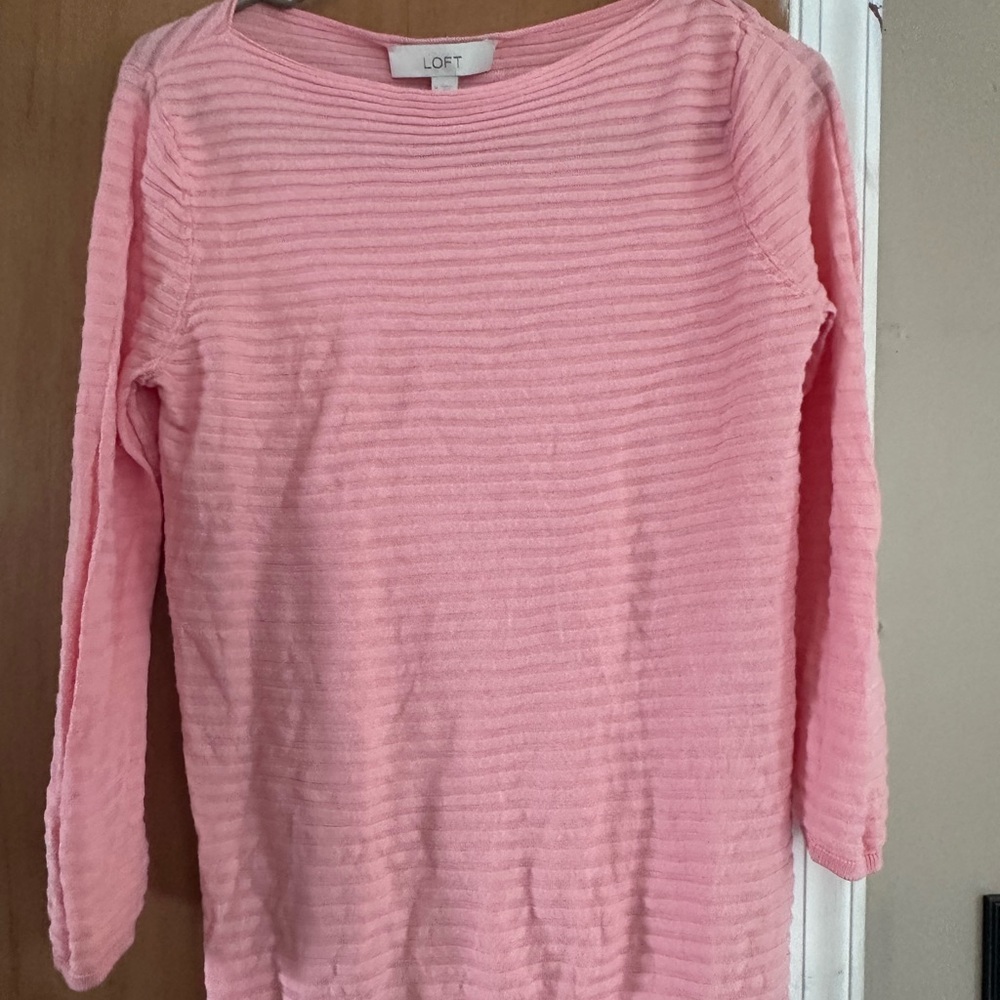 LOFT Women's Sweater in Soft Pink